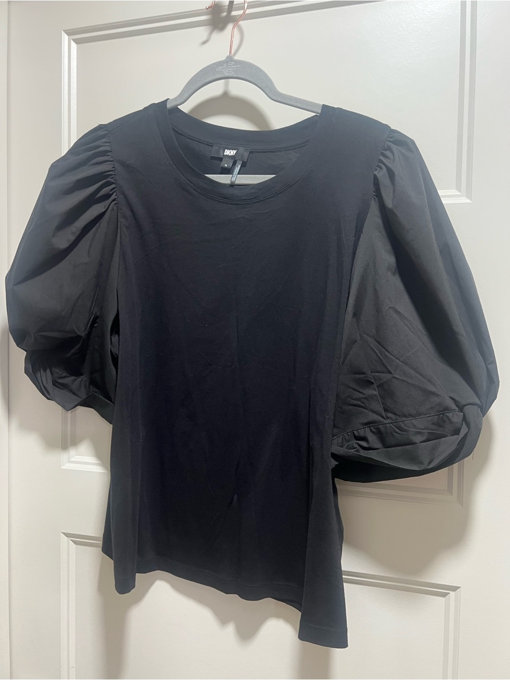 DKNY Black Puff-Sleeve Short Sleeve Tee